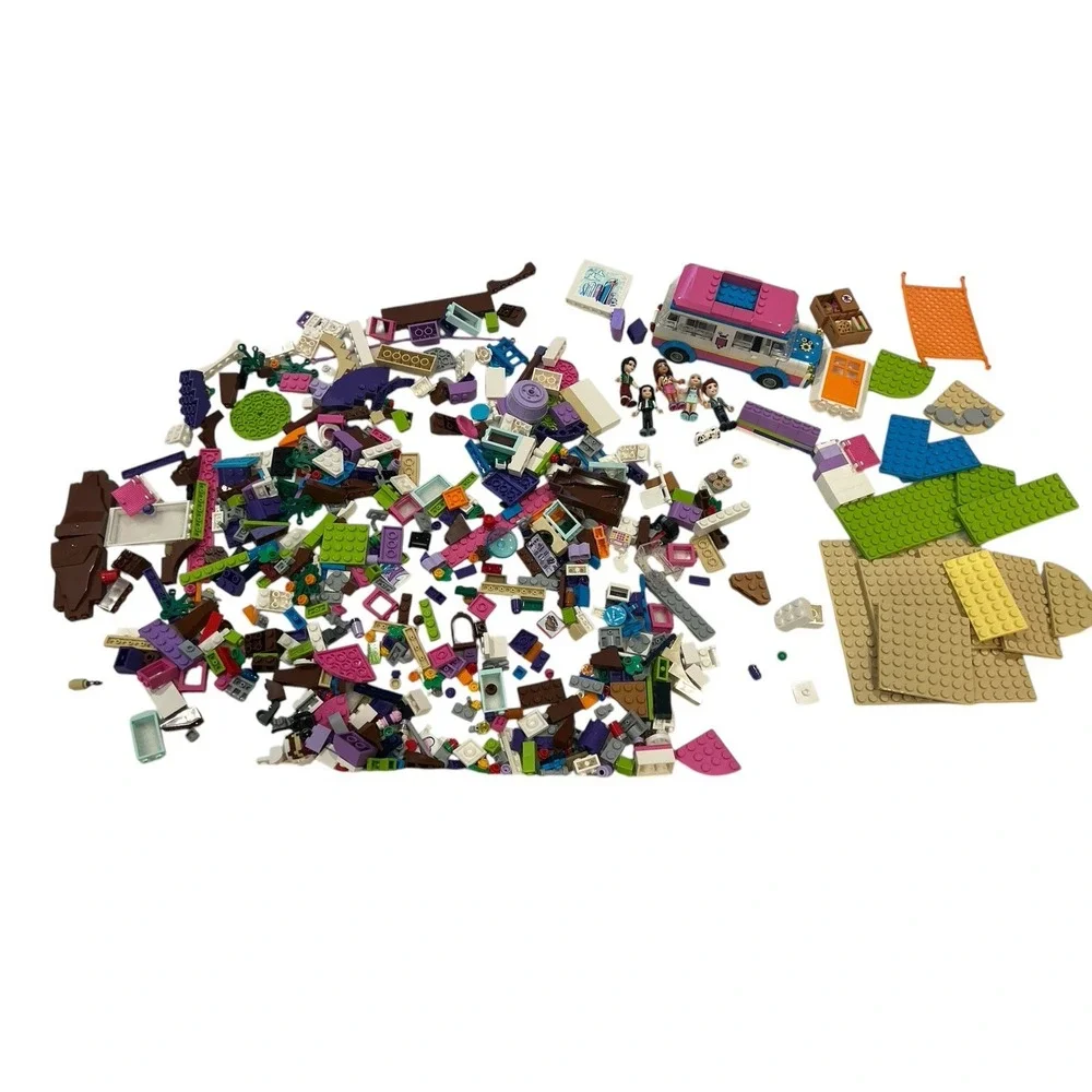 Huge Lot of Lego Friends &‎ Misc Pieces w/ 5 Figures and Accessories